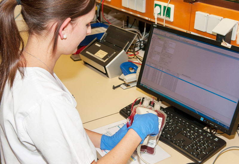 Simple and secure documentation of blood products