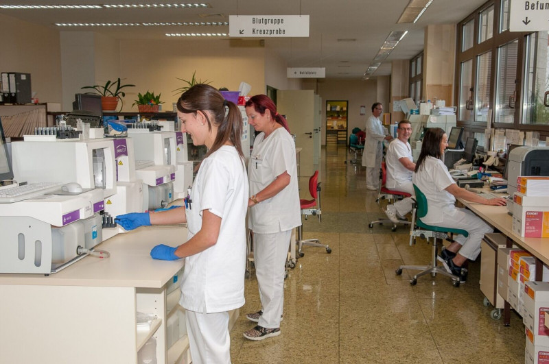 Laborarbeitsplätze im Innklinikum Altötting und Mühldorf